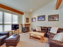 East Village Duplex at Copper Mountain Resort!, holiday home in Frisco