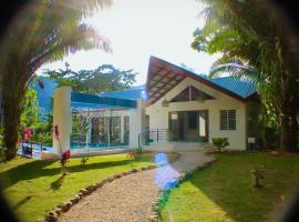 Aracari Lodge & Jungalows, hotel in Middlesex