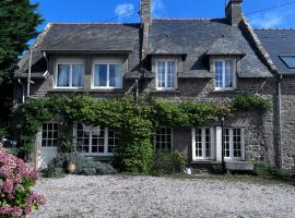 Rare pearl with garden facing the sea, hotel in Saint-Coulomb