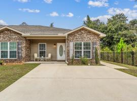 Lovely Town-home in Pensacola, Hotel in Pensacola