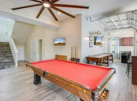 Spacious Home With Heated Pool! Sleeps 15! Billiard table!