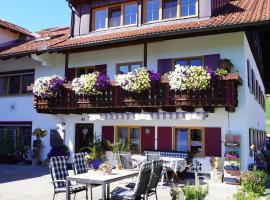 Ferienwohnung Linder: Hopferau şehrinde bir otel