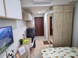 Tentrem Room at Springwood Residence, hotel con tinas de hidromasaje en Warungmangga