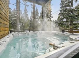 NEW LISTING! Diamond Run at Palisades Tahoe - Pet Friendly and NEW hot tub!, hotel en Olympic Valley