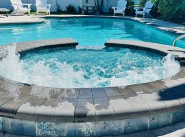 Large pool! Ping Pong! 3 Bedrooms and 2 Bath!, casa a Clearwater Beach
