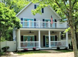 Captain’s Retreat! Newly Renovated - Beach House!, hotel a Annapolis