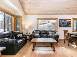 Kokanee at Tahoe Donner - Charming 3 BR - Pool Table - Fireplace - Amenity Access!