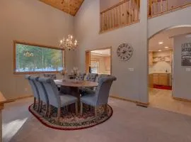 Matterhorn at Tahoe Donner 3000 Sqft 4 BR with Private Hot Tub and HOA Pool, Gym and Beach Access