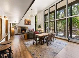Ellis Peak Retreat - Hot Tub, Wood Fireplace, Close to Tahoe City & Dining