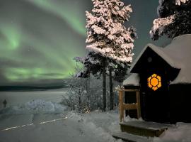 Camp Caroli Hobbit Hut, hótel í Jukkasjärvi