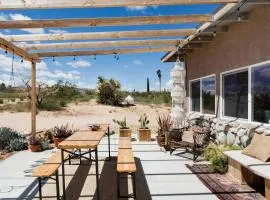 Desert Home Private Oasis Outdoor Space & Hot Tub