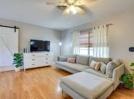 3 Mi to Riverwalk Pet-Friendly Home with Yard!