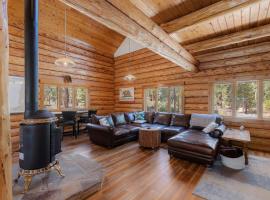 Tahoe Wanderer - 3 BR Luxury Log Cabin with Additional Loft, Private Hot Tub, place to stay in Tahoe Vista