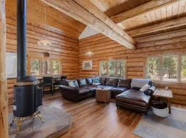 Tahoe Wanderer - 3 BR Luxury Log Cabin with Additional Loft, Private Hot Tub