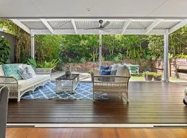 2 Roebellini, 16 Solway Drive - Dog Friendly Tropical Oasis
