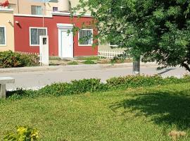 CASA CON COCHERA CERCA A LA PLAYA PlMENTEL, feriebolig i Chiclayo