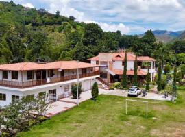 Hotel Finca Villa Nathaly, hotell i Piedecuesta