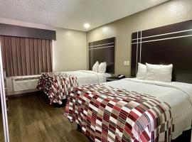 Red Roof Inn & Suites Richland – hotel z parkingiem w mieście Byram