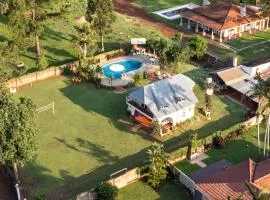 " Casa quinta "San Bernardo" Con Pileta y amplio jardín