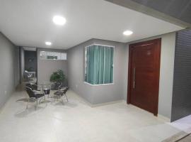 Casa TOP 1 Suite e 2 Quartos todos com Ar Condicionado, hotel in Guanambi