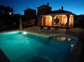 Villa met privé zwembad, hotel en Hondón de las Nieves