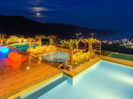 Friemily Pool Villa & Hotel, hotel v destinaci Kodže