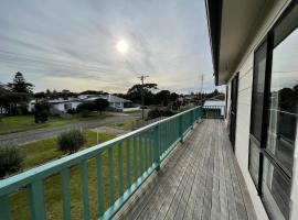 Fun Filled Family Holiday Home - 7 Foam Street, hotel en Cape Paterson