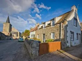Duck Cottage - Pet-friendly Traditional Rural Home