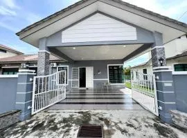 KlebangBesar/PantaiPuteri/Melaka/Cuti 4Bilik/8pax
