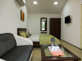 YOGI'S RETREAT, villa a Alibag