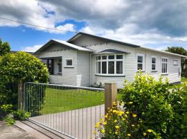 The Brooklands Bungalow, semesterhus i New Plymouth