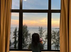 Camilla Houz at Mutiara Melaka Beach Resort, apartment in Tangga Batu