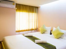 NOP PLACE BANGNA, hotel with parking in Ban Bang Phrao
