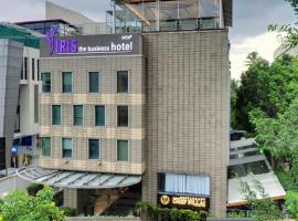 Iris The Business Hotel, hotel di Bangalore Shopping Area, Bangalore