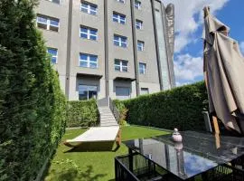 Quick Flat Lucini - private garden and parking
