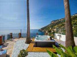 Relax in Luxury Villa with Jacuzzi SeaView and Sauna, hotel in Minori