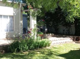 7 On Grey Guesthouse, hotel din Colesberg