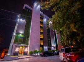 Capitol Hotel By umbrella, hotel cerca de Aeropuerto Internacional de Tiflis - TBS, Tiflis