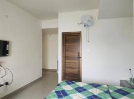 Rent On Comfort Luxury Room, hotell i Mysore