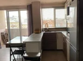 Paris F3, 2 bedrooms, balcon, US kitchen, 5 pax