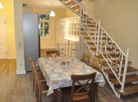 House near to Schönbrunn - Free Parking - 24-7 Check in - 8 Person, villa i Wien