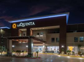 La Quinta Inn & Suites by Wyndham Yucaipa, hotelli  lähellä maamerkkiä Morongo-golfkeskus