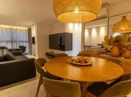 Adra 202 - Apartamento no centro de Bombinhas - Rooftop com piscina e academia - À poucos metros da praia - (Consultar serviços de roupas de cama e banho)