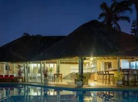 St Lucia Safari Lodge Unit 1 and 3, hotelli kohteessa St Lucia