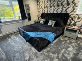 The Bainden , With Private Secluded Hot Tub, hotel in Rotherfield