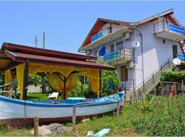 Villa Rezos, khách sạn gần Bãi biển Silistar Beach, Rezovo