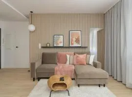 Elegant Apartment for 4 with Parking in Poznan by Noclegi Renters