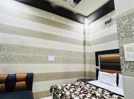 Amor Lounge, hotell i Rāmpur