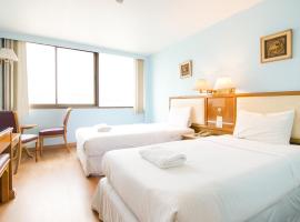 Wish Inn Chidlom - CentlralWorld By GO INN, hotel con jacuzzi en Makkasan