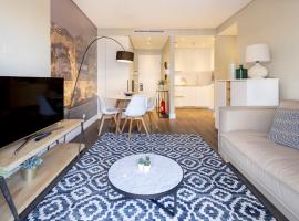 Chiado Mercy Apartments | Lisbon Best Apartments, hotel perto de Miradouro de São Pedro de Alcântara, Lisboa
